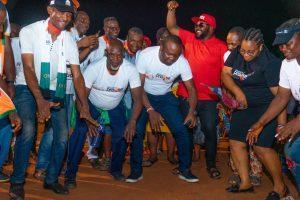 Ozigbo dancing during the Unusual Praise