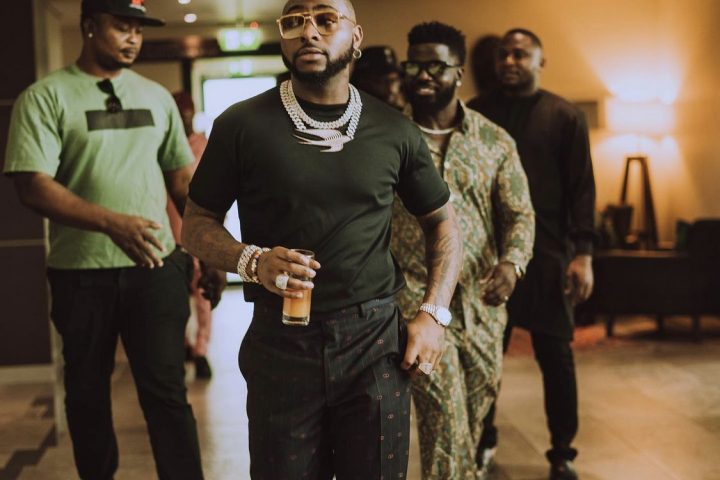 Davido Reels Out N20 Million To 20 Fans