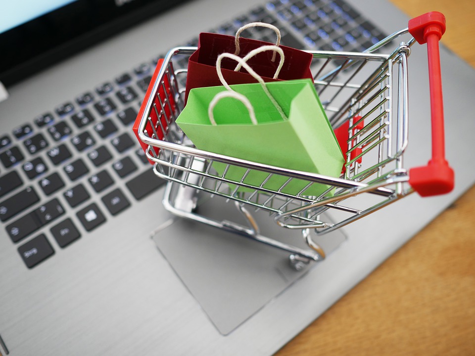 5 Easy Ways To Save Money While Shopping Online