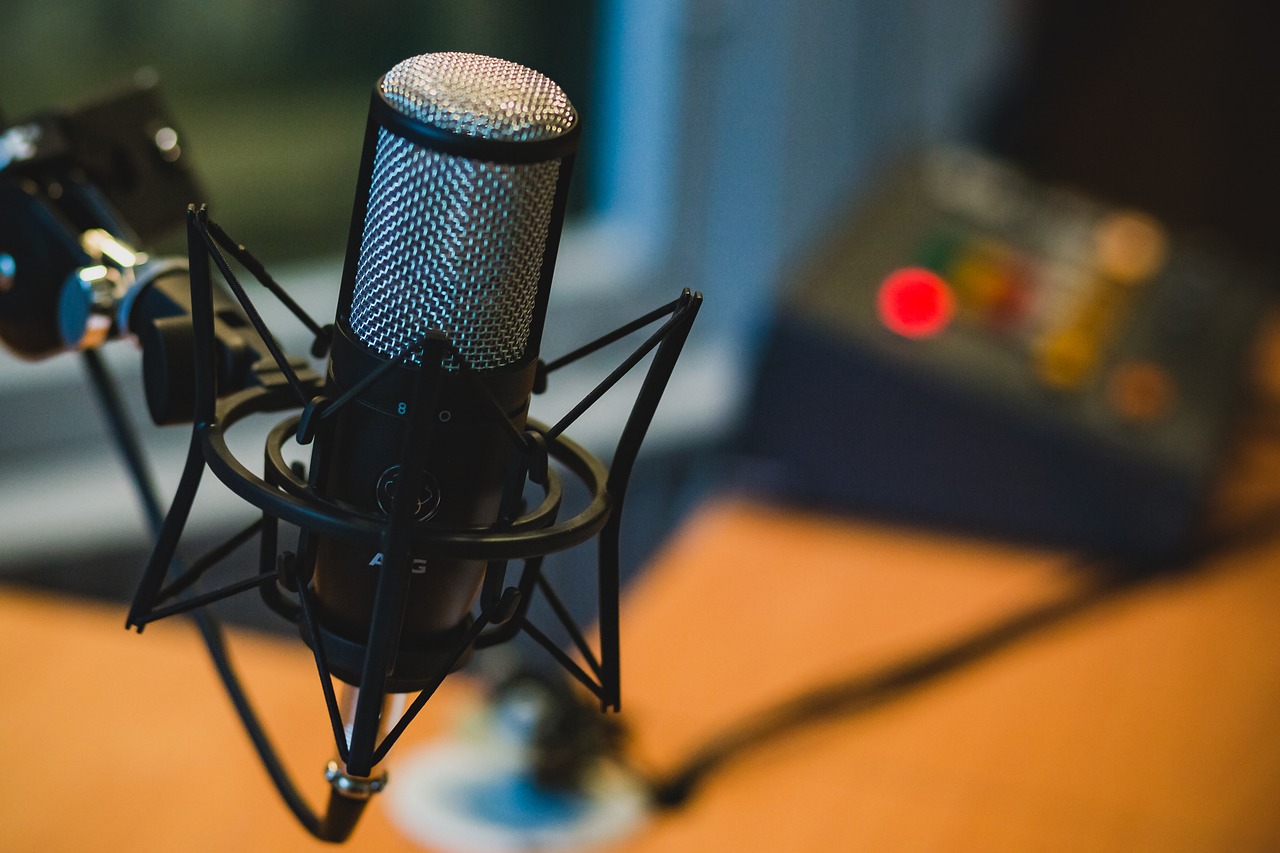 5 Proven Ways To Make Money From Podcasting