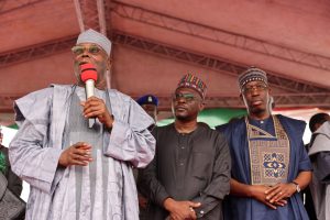 2023: Atiku, Ayu, Sambo Other PDP Stalwarts Receive 160,000 Decampees From APC