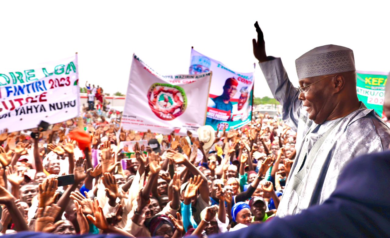 2023: Atiku, Ayu, Sambo Other PDP Stalwarts Receive 160,000 Decampees From APC