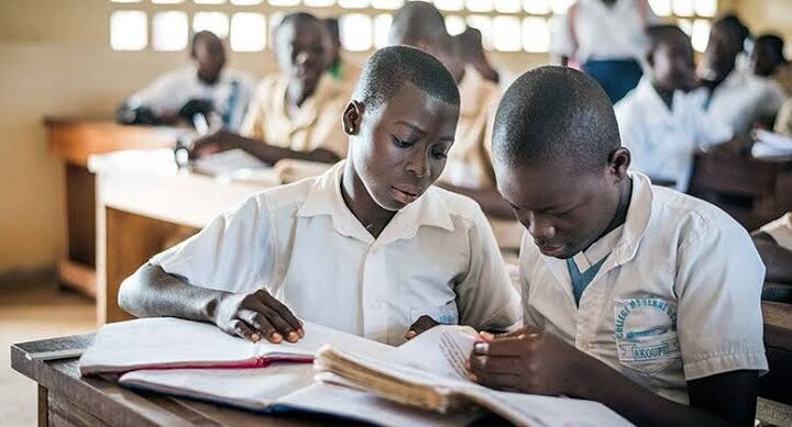 As students in Ivory Coast return to school for the new academic session, they are beset with the challenge of studying harder due to the reintroduction of the policy of expulsion for students who underperform at the end of the session.