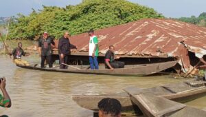 Video/Photos: Peter Obi Visits Anambra Flooded Communities