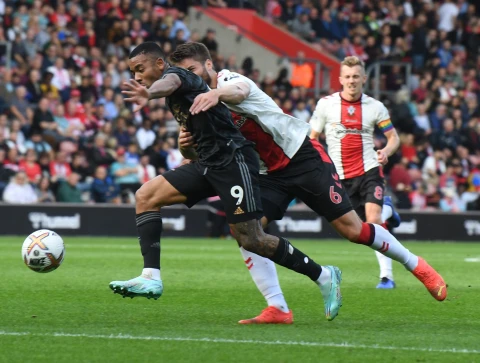 Former Premier League Referees 'At War' Over Penalty Decision Against Arsenal 