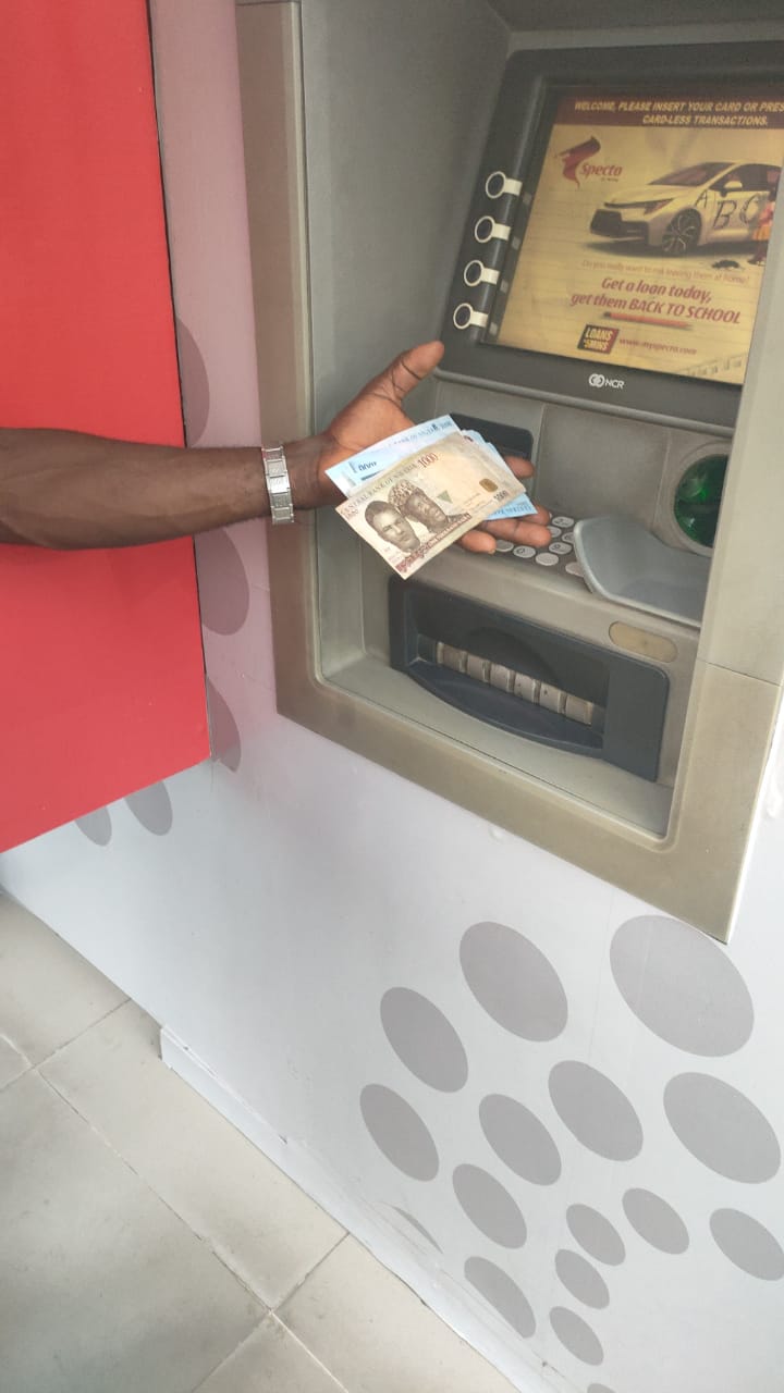 Video: New Naira Scarcity Forces  Nigerians To Fight At ATM 