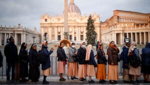 Thousands Of Mourners Pay Tribute To Late Pope Benedict XVI In St. Peter’s Basilica