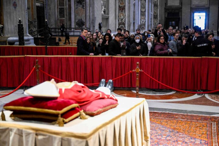 Thousands Of Mourners Pay Tribute To Late Pope Benedict XVI In St. Peter’s Basilica