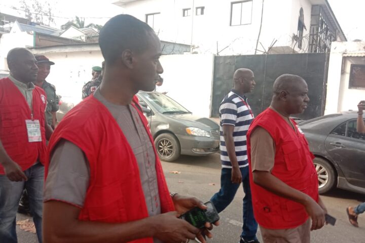 EFCC Storms Tinubu’s Polling Unit For Inspection