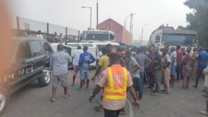 50 Escape Death As 10 Vehicles Crash On Lagos-Ibadan Road By Iyana-Oworo