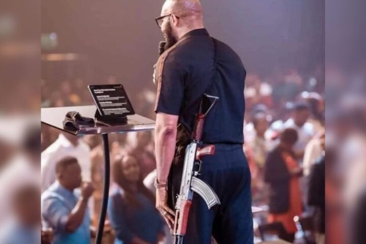 The presiding pastor of House on the Rock Abuja, Uche Aigbe has tendered an unreserved apology to his congregation and the entire Nigerians for mounting the pulpit with an unloaded AK-47 rifle.