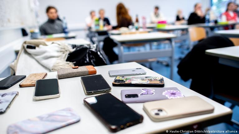 In a move to optimize the learning experience and minimize disruptions, the Dutch government has unveiled plans to ban mobile devices, including smartphones, from classrooms.