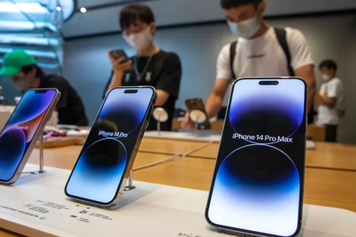 Apple's Stock Dips As China Bans iPhones Use By Govt Workers