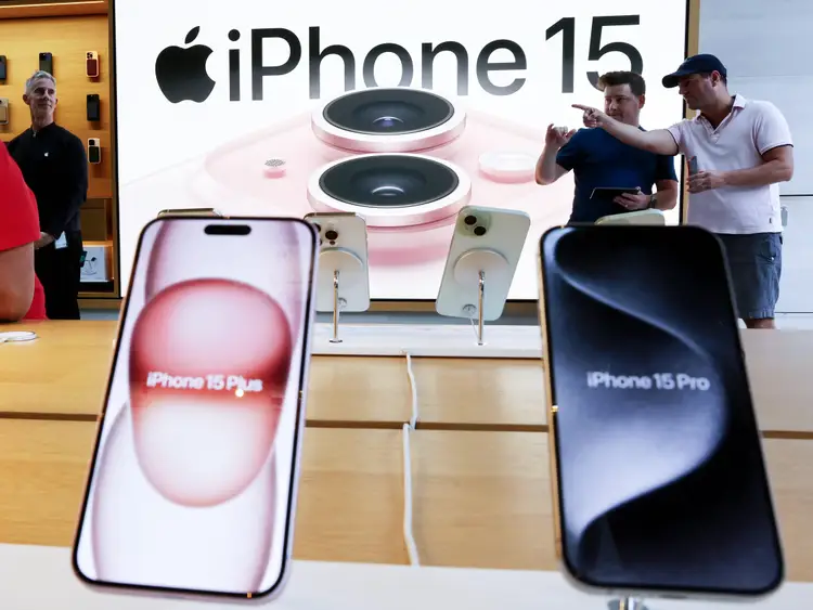 Apple To Address iPhone 15 Overheating Concerns, Vows Quick Fixes