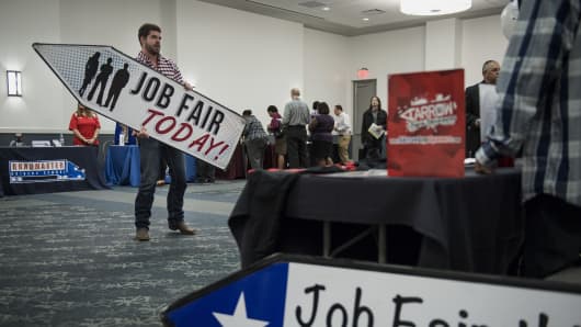 US October Job Growth Falls Short, Unemployment Rate Rises To 3.9%