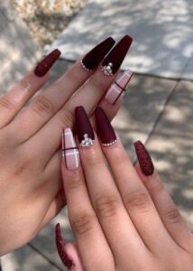 20 Latest Burgundy Nail Designs For Christmas Holiday 