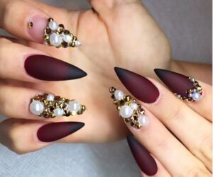 20 Latest Burgundy Nail Designs For Christmas Holiday 