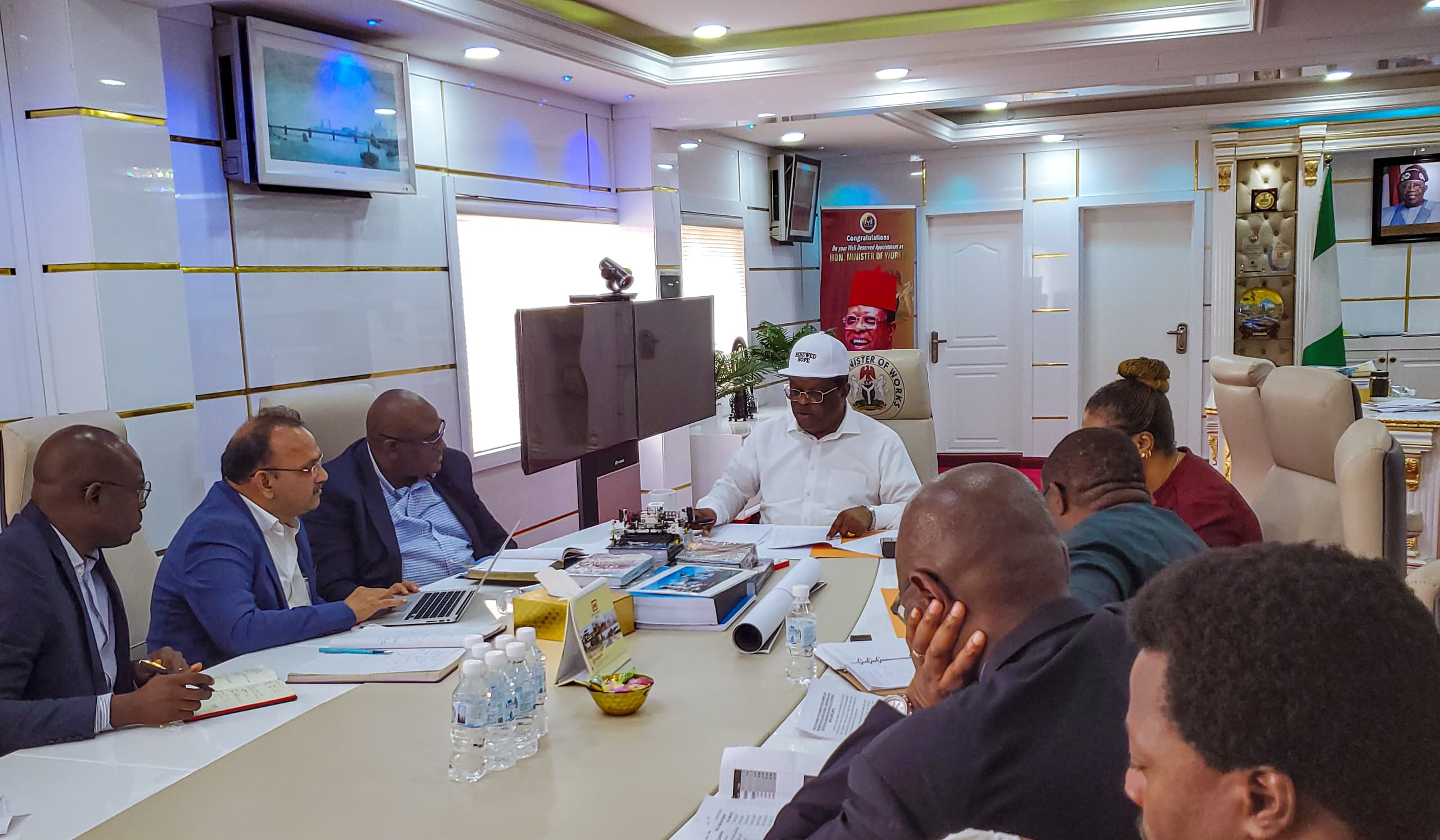 https://www.icrc.gov.ng/hdmi-fec-approves-1374km-roads-across-9-corridors-to-generate-n11-54trn-icrc/