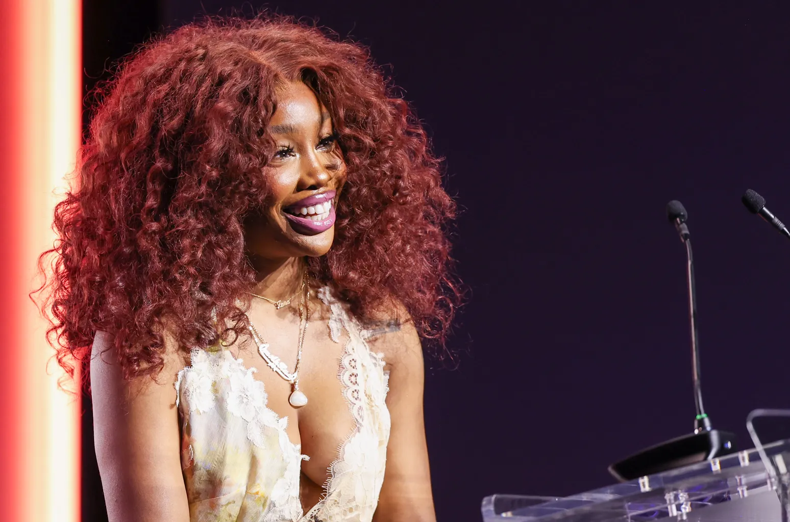 SZA Wins Her First Award For The Night, Winners So Far