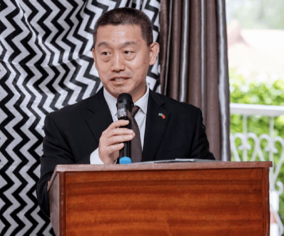 Wang Xuekun, Chinese Ambassador to Rwanda, stated: "BGI Genomics is a leading enterprise in the genomic industry, both in China and globally. The company has significantly contributed to promoting the friendship between China and Rwanda and advancing Rwanda's medical and health industry."