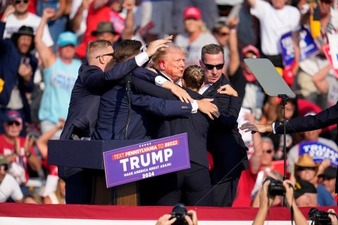 Secret Service Operatives Kill Man Who Tries To assassinate Trump At Pennsylvania Rally