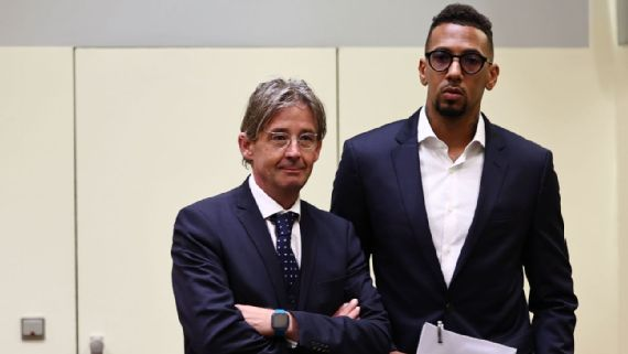 Jerome Boateng (r) appears in court during the verdict Friday