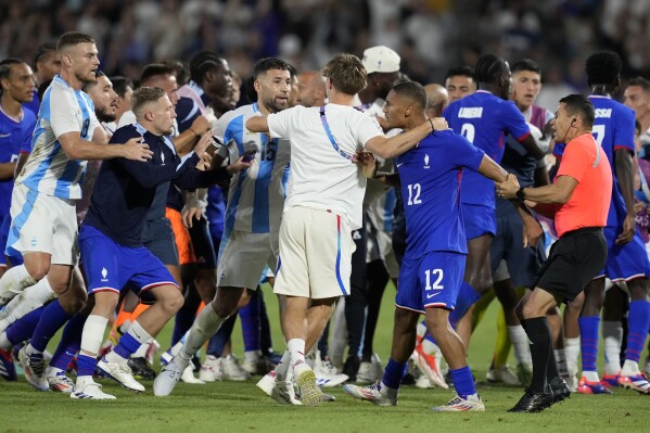 France vs Argentina war on the pitch and outside the pitch