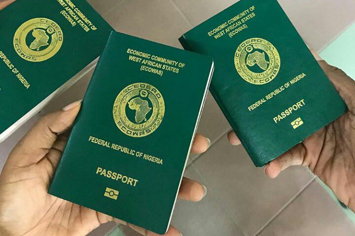 Nigerian Immigration Officers Accused Of Extorting Money From Passport Applicants, Discouraging Direct Online Application