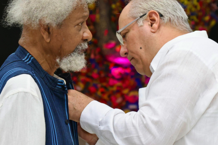 Cuban President Honours Wole Soyinka National Medal