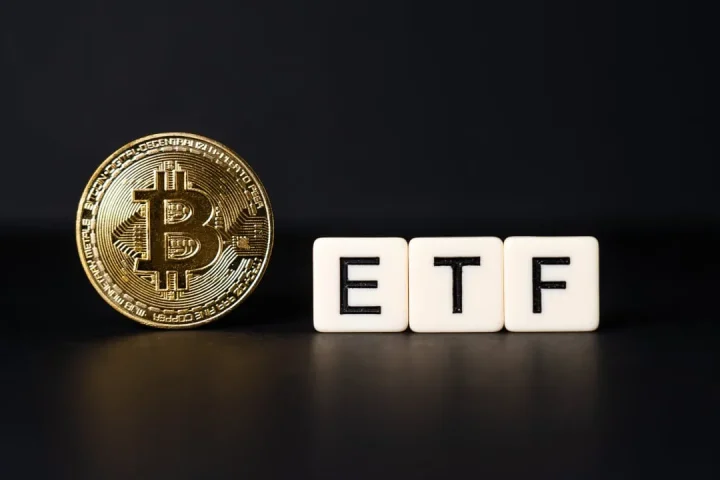 bitcoin etf money gID