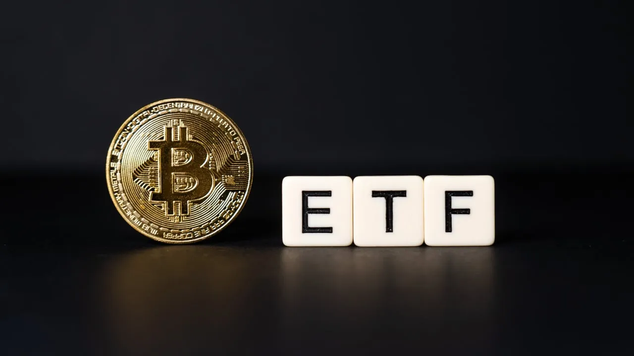 bitcoin etf money gID