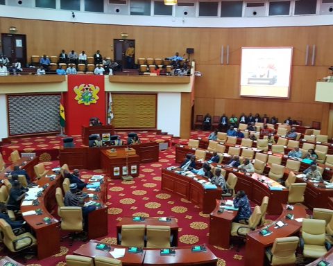 Ghana Supreme Court Halts Parliament’s Decision to Remove 4 MPs Over Cross-carpeting