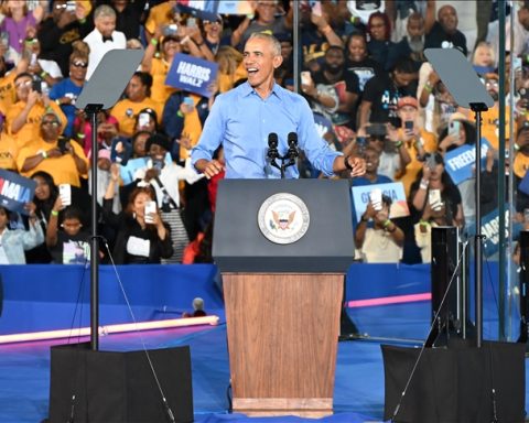 Obama teams up with Harris in Georgia