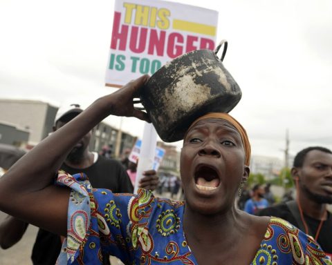 Enduring Hardship: Nigerians Battle Continuous Rising Costs, Economic Turmoil