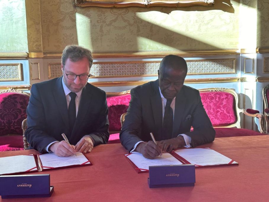 Nigerian government has secured a €300 million development partnership with France.