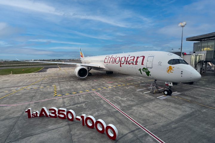 Celebrating Ethiopian Airlines delivery of the first A in Africa equipped with Thales’s AVANT Up IFE