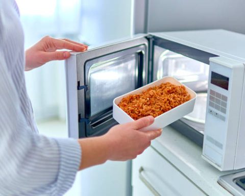 Dangers Of Microwaving Food In Plastic Containers