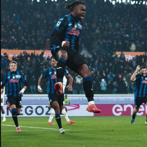 Airbone Atalanta forward Ademola Lookman