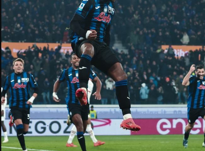 Airbone Atalanta forward Ademola Lookman