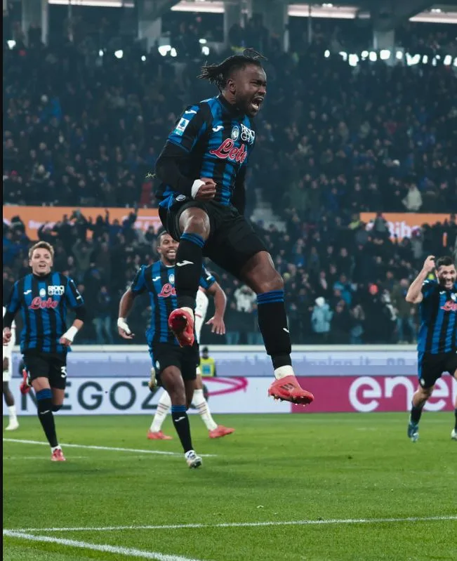 Airbone Atalanta forward Ademola Lookman