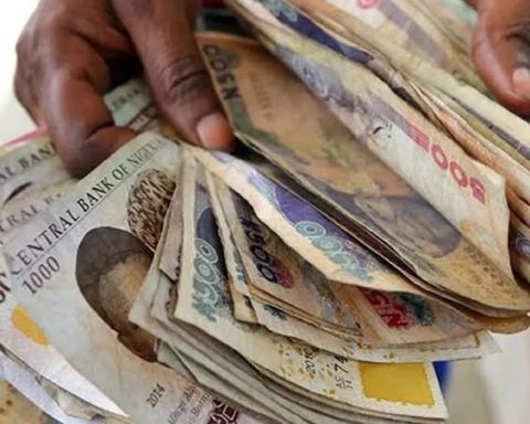 Cash Scarcity: Nigerians Express Concerns Over Financial Struggles This Festive Season