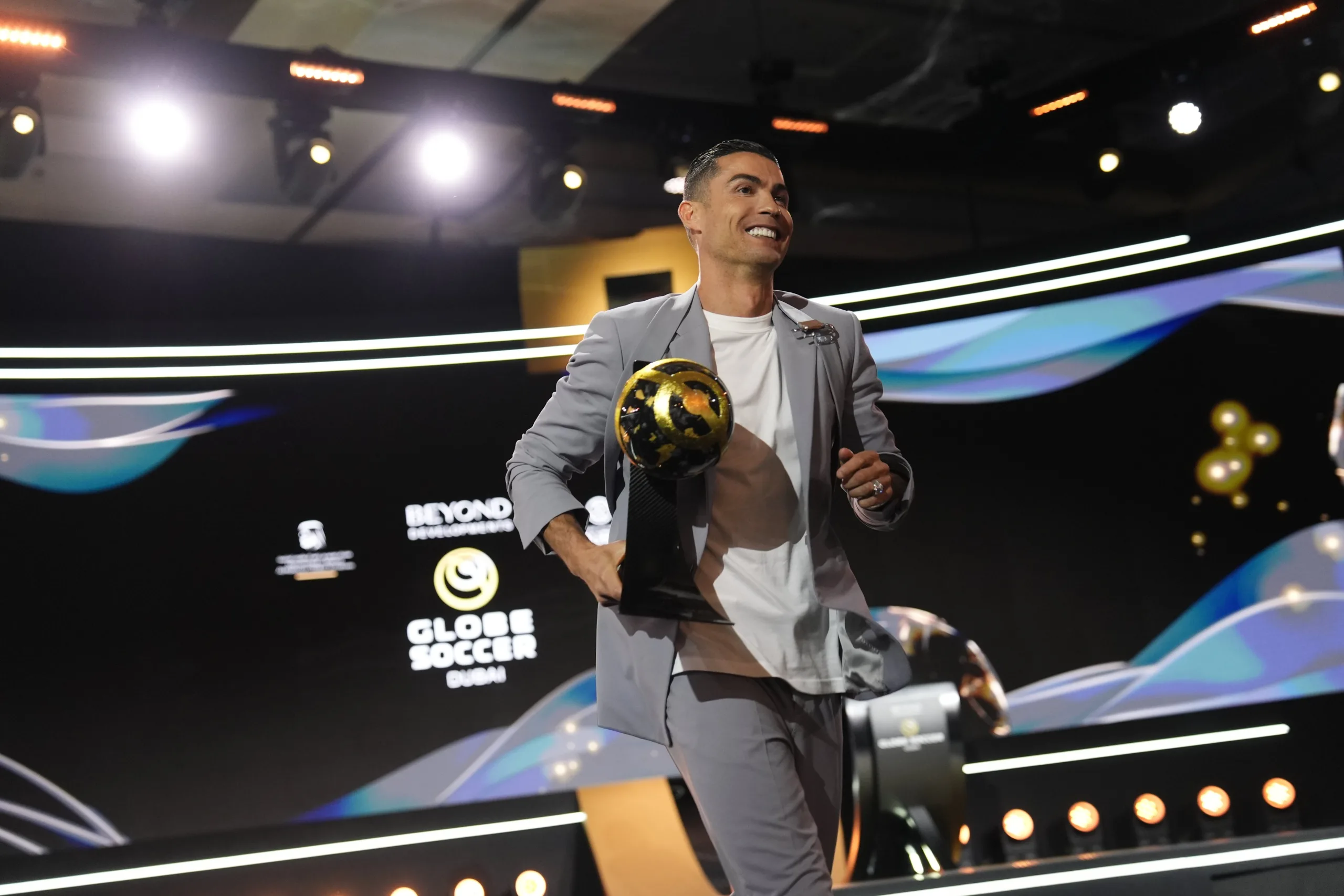 Ronaldo wins best player in middle east