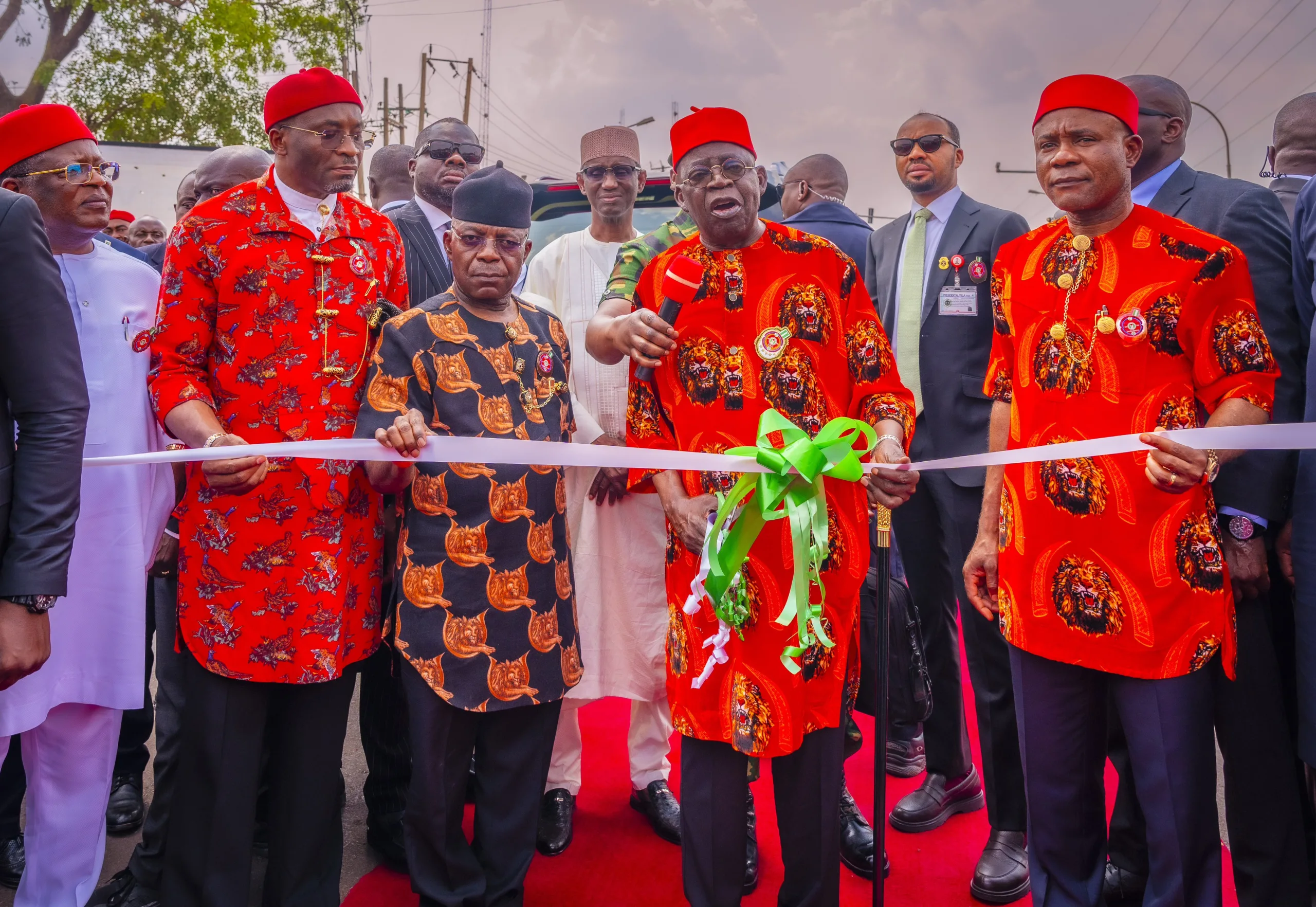 Tinubu and South east leaders during visit