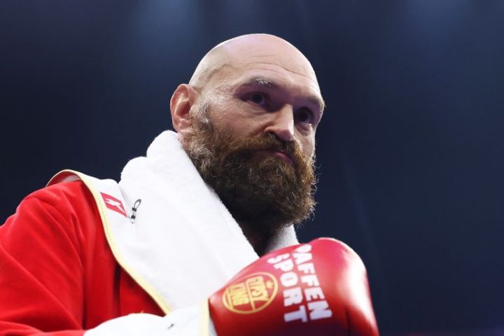 Tyson Fury announces retirement