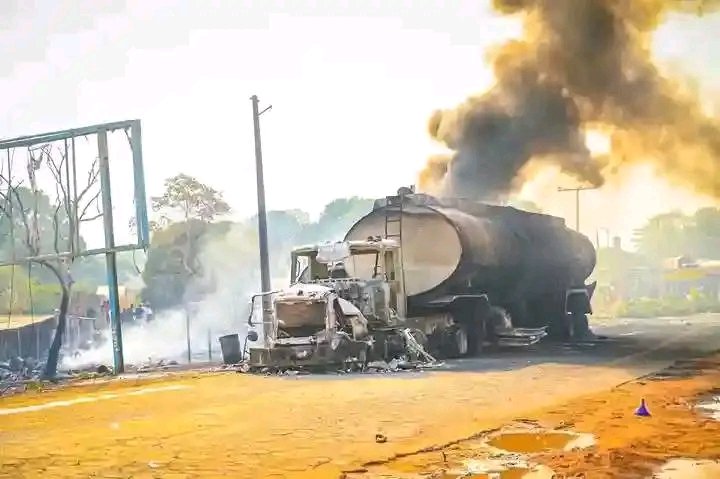 NNPCL, Petrol Minister Mourn Victims Of Niger Tanker Explosion, Call For Safety Precaution