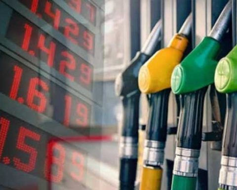 Dangote Refinery’s Fuel Price Reductions: Will Nigerians See Cheaper Petrol Soon?