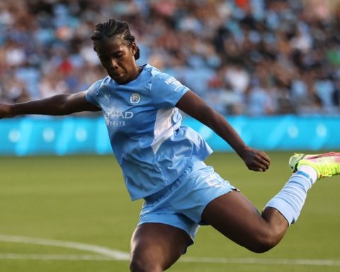 Khadija 'Bunny' Shaw makes 100th appearance for Man City