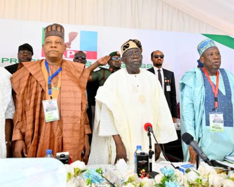 Tinubu Pledges To Work Harder As APC Passes Vote Of confidence 